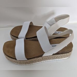Steve Madden white platform sandals size 6.5